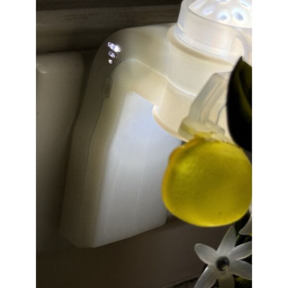 NEW Lemons on Branch SCENT CONTROL Wallflower NIGHTLIGHT Plug Bath & Body Works - Picture 7 of 10